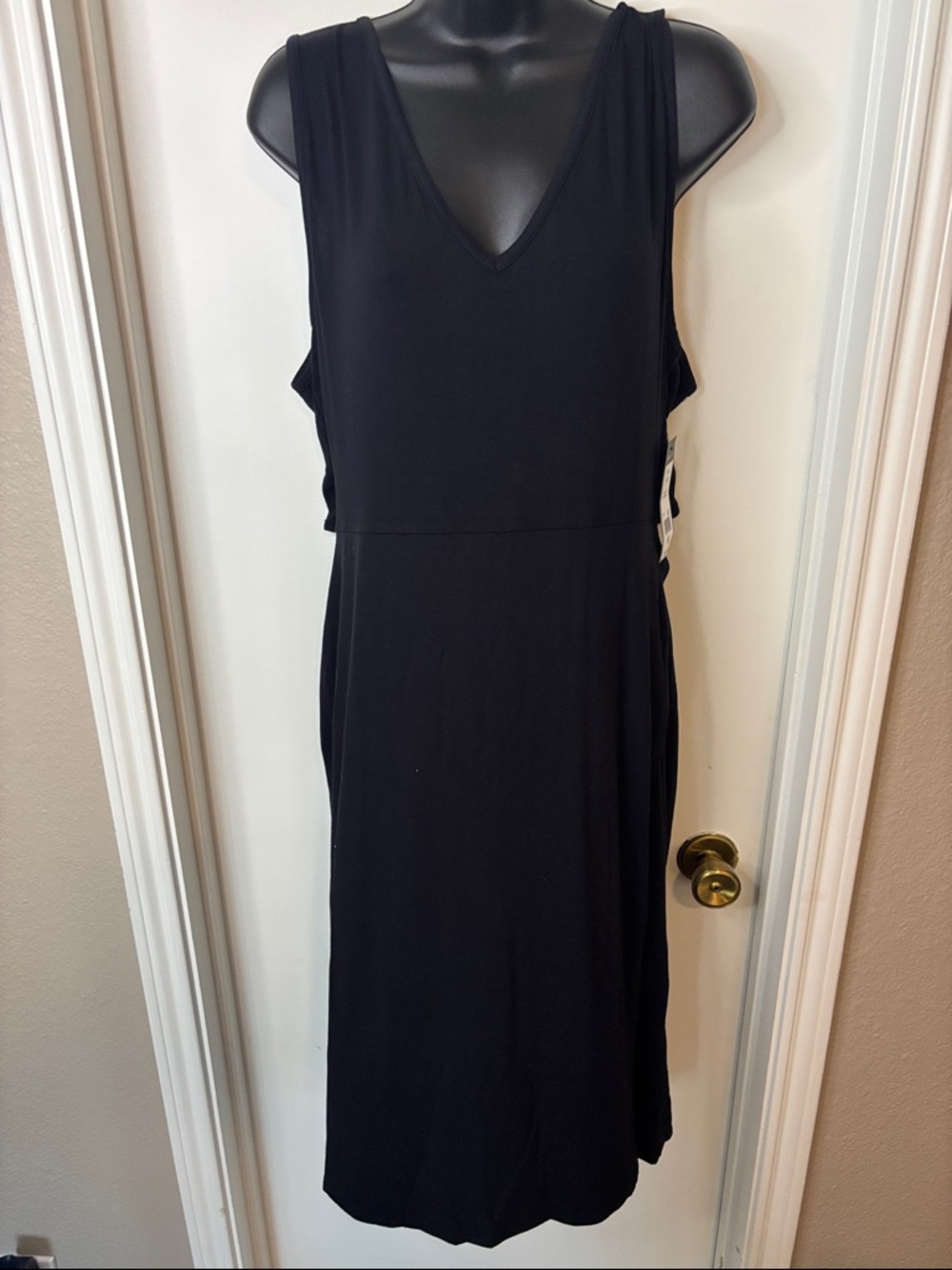 BCBG Black V-Neck Maxi Dress - Picture 4 of 4